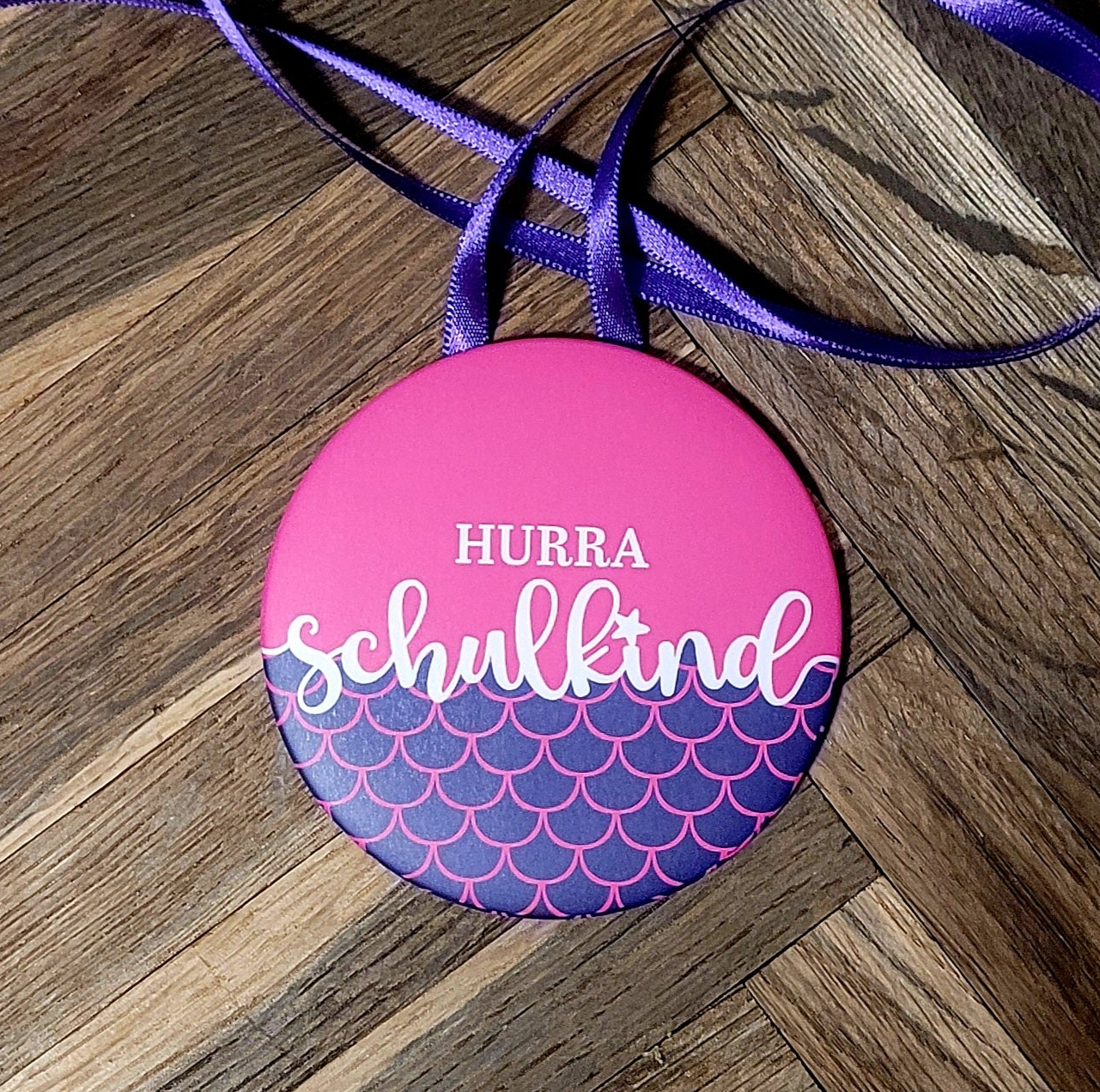 "Halbkreis Rätsel" Hurra Schulkind Button-Anhänger