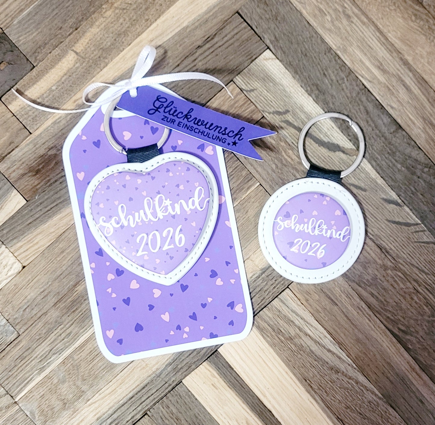 "Verstreute Herzen" Button Schlüsselanhänger Geschenkset